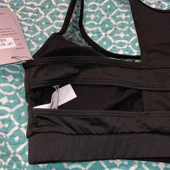 Yira medium 6/8 black sports bra dotted mesh front padded removable pads NWT - Picture 5 of 9